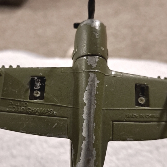 🪖 Vintage P-47D Diecast Road Champs Thunder Jug Metal Military Aircraft - Picture 9 of 11